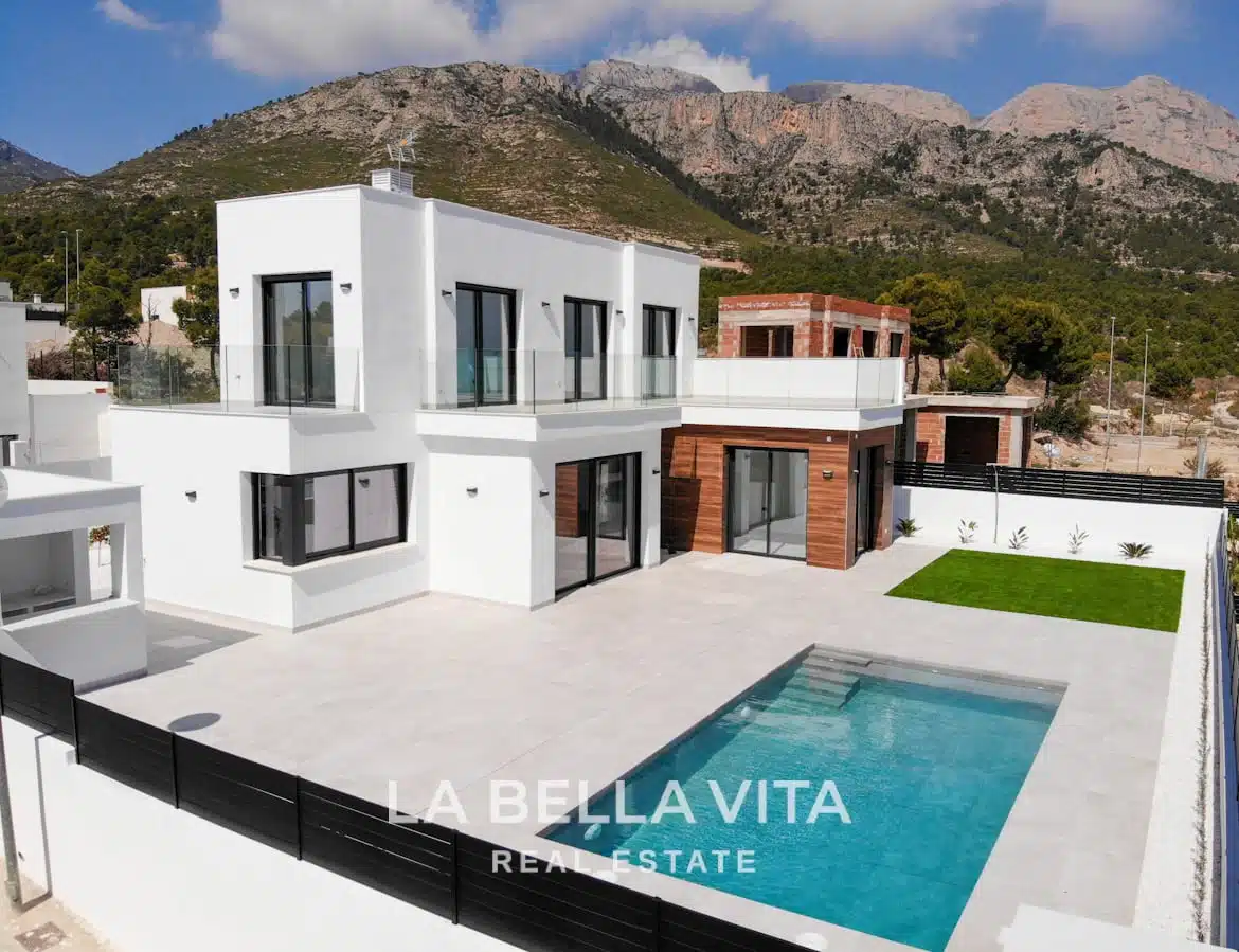 New Build House with private pool for sale in Polop de la Marina