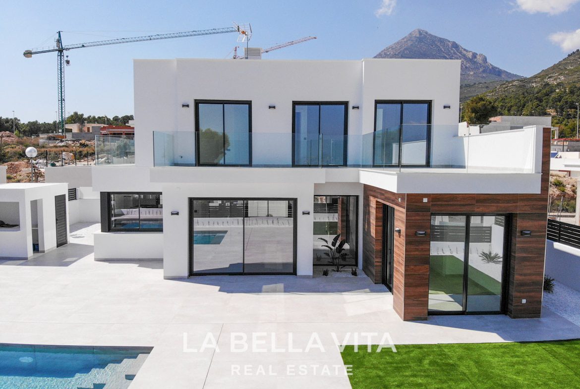 New Build House with private pool for sale in Polop de la Marina