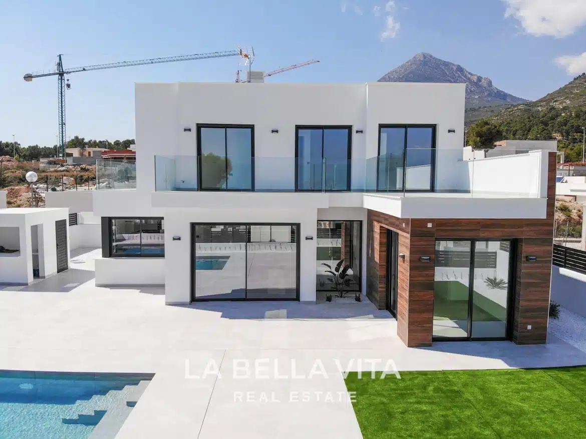 New Build House with private pool for sale in Polop de la Marina