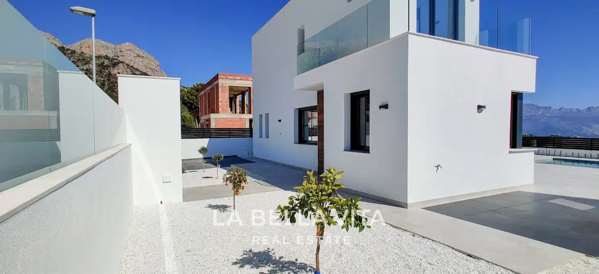 New Build House with private pool for sale in Polop de la Marina