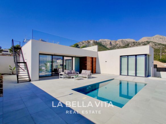 New Build one level properties with private pool for sale in Polop de la Marina