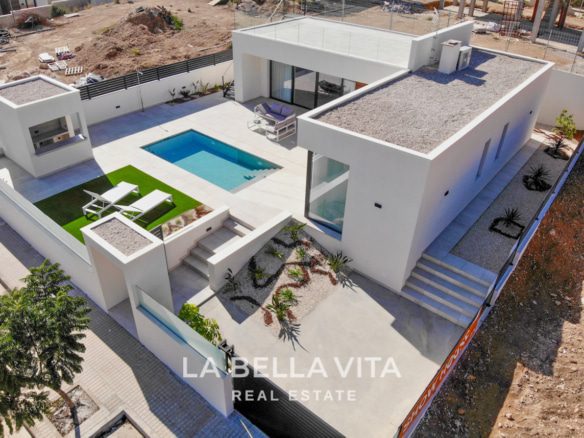 New Build one level properties with private pool for sale in Polop de la Marina