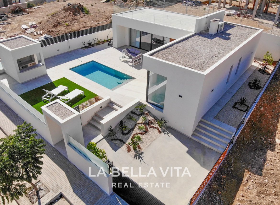 New Build one level properties with private pool for sale in Polop de la Marina