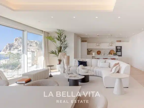 Luxury Frontline Beach Apartments with Breathtaking Sea Views for sale in Delfin Tower, Benidorm, Alicante