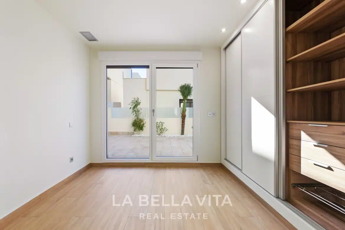 Luxury independent Property with private pool for sale in Benijofar, Rojales