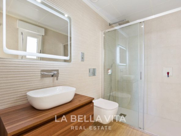 Luxury independent Property with private pool for sale in Benijofar, Rojales