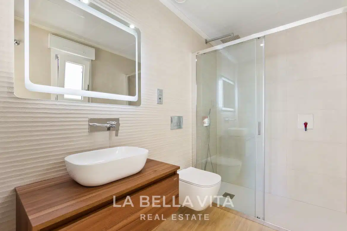 Luxury independent Property with private pool for sale in Benijofar, Rojales