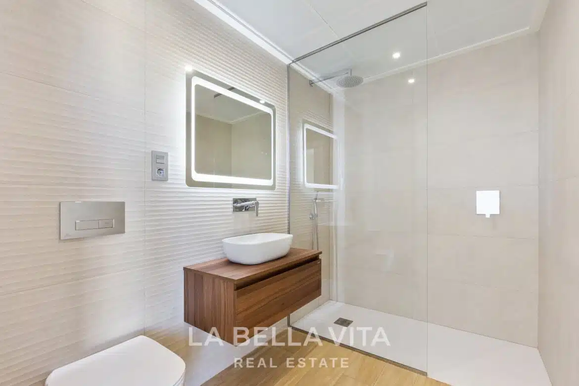 Luxury independent Property with private pool for sale in Benijofar, Rojales