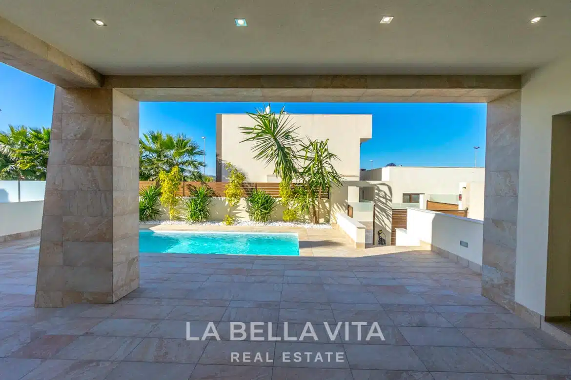 Luxury independent Property with private pool for sale in Benijofar, Rojales