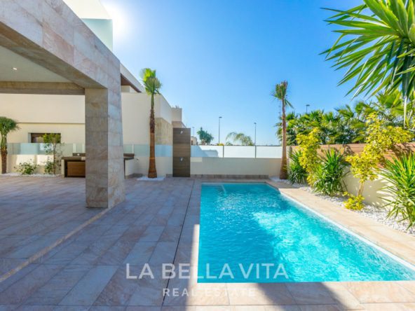 Luxury independent Property with private pool for sale in Benijofar, Rojales