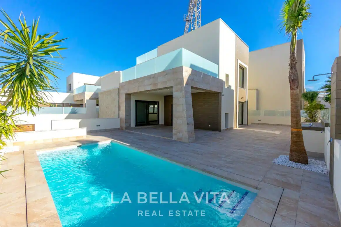 Luxury independent Property with private pool for sale in Benijofar, Rojales