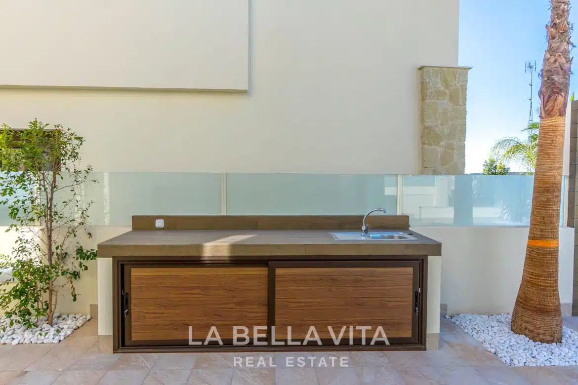 Luxury independent Property with private pool for sale in Benijofar, Rojales