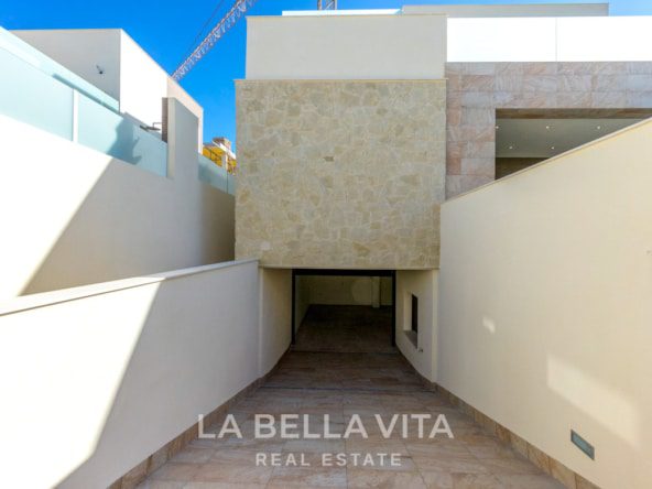 Luxury independent Property with private pool for sale in Benijofar, Rojales