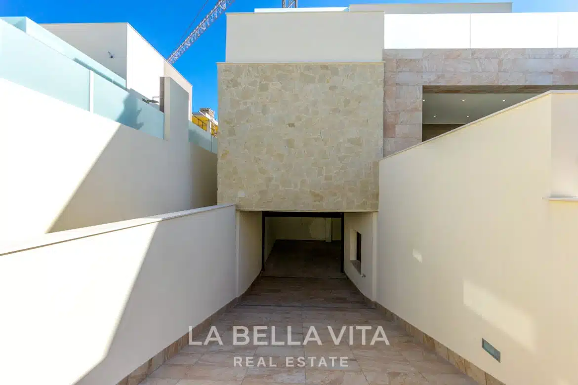 Luxury independent Property with private pool for sale in Benijofar, Rojales
