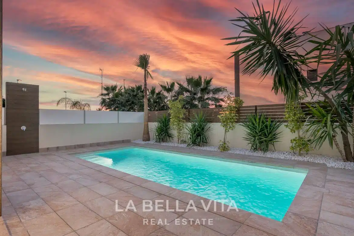 Luxury independent Property with private pool for sale in Benijofar, Rojales