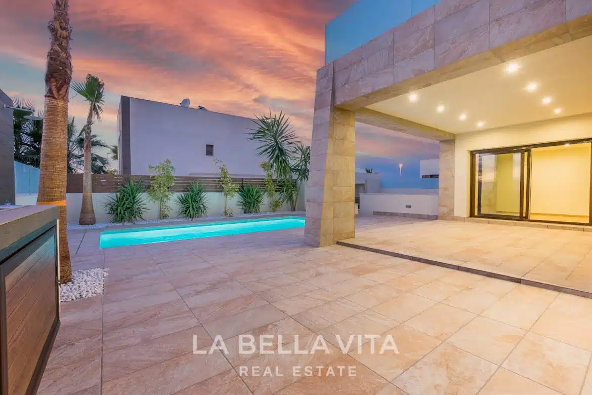 Luxury independent Property with private pool for sale in Benijofar, Rojales