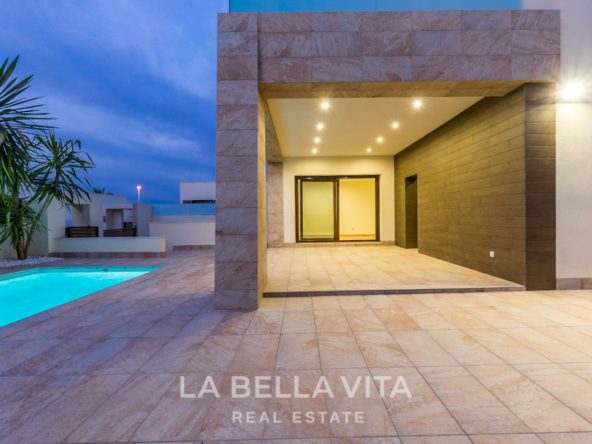 Luxury independent Property with private pool for sale in Benijofar, Rojales