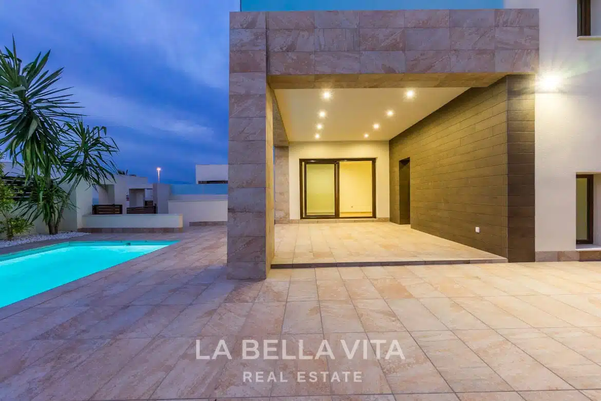 Luxury independent Property with private pool for sale in Benijofar, Rojales