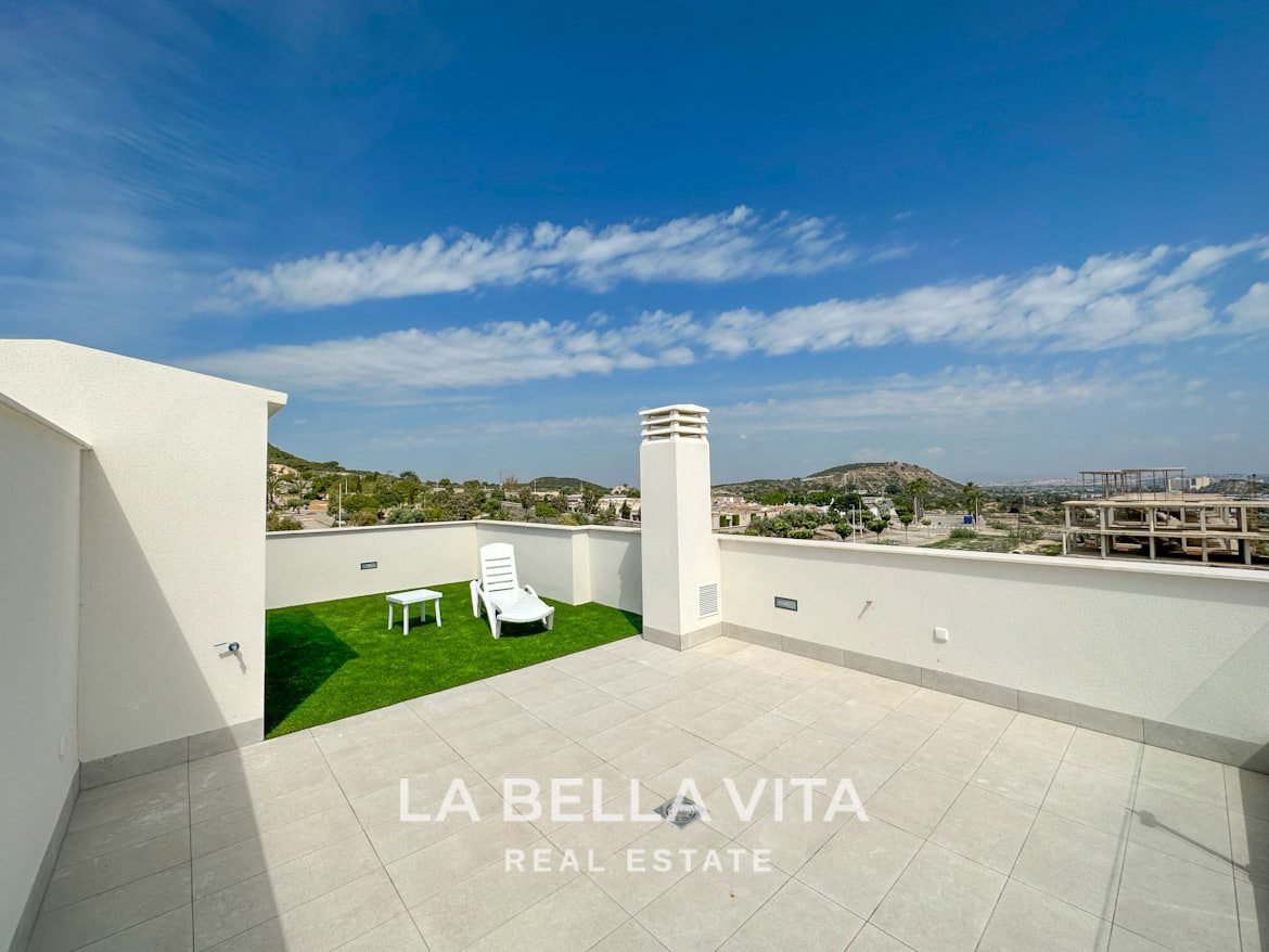 New Build properties with private pool for sale in Guardamar del Segura, Alicante