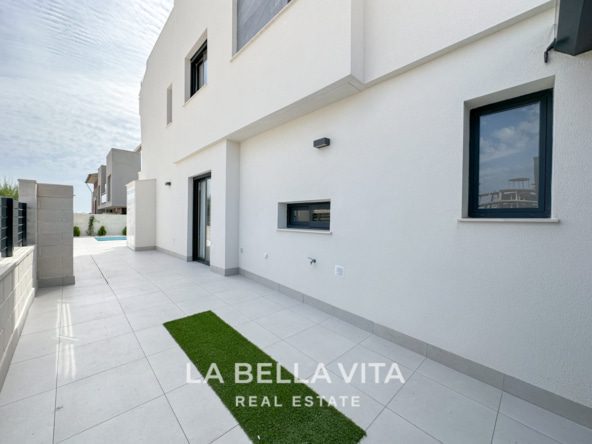 New Build properties with private pool for sale in Guardamar del Segura, Alicante