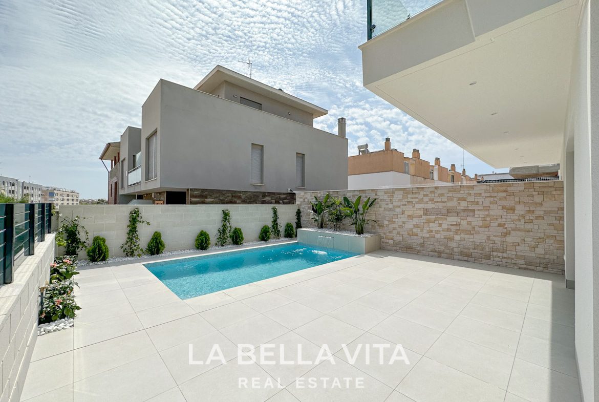 New Build properties with private pool for sale in Guardamar del Segura, Alicante