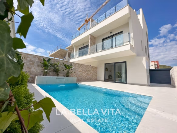 New Build properties with private pool for sale in Guardamar del Segura, Alicante