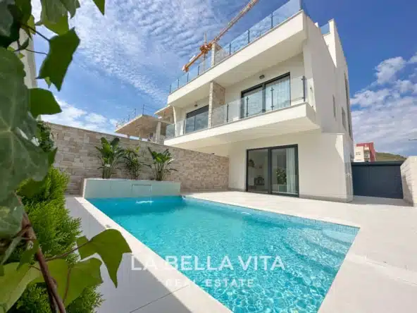 New Build properties with private pool for sale in Guardamar del Segura, Alicante