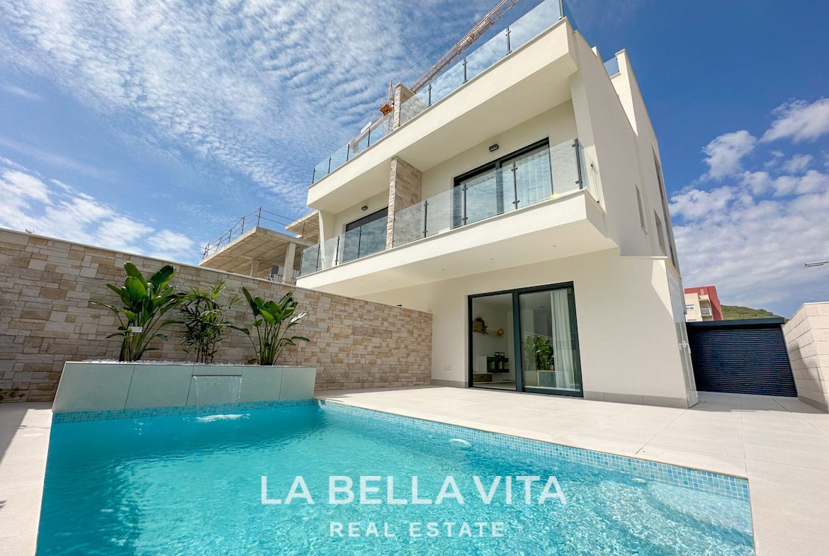 New Build properties with private pool for sale in Guardamar del Segura, Alicante