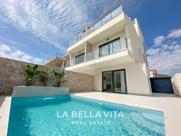 New Build properties with private pool for sale in Guardamar del Segura, Alicante