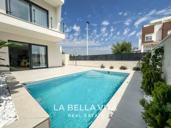 New Build properties with private pool for sale in Guardamar del Segura, Alicante