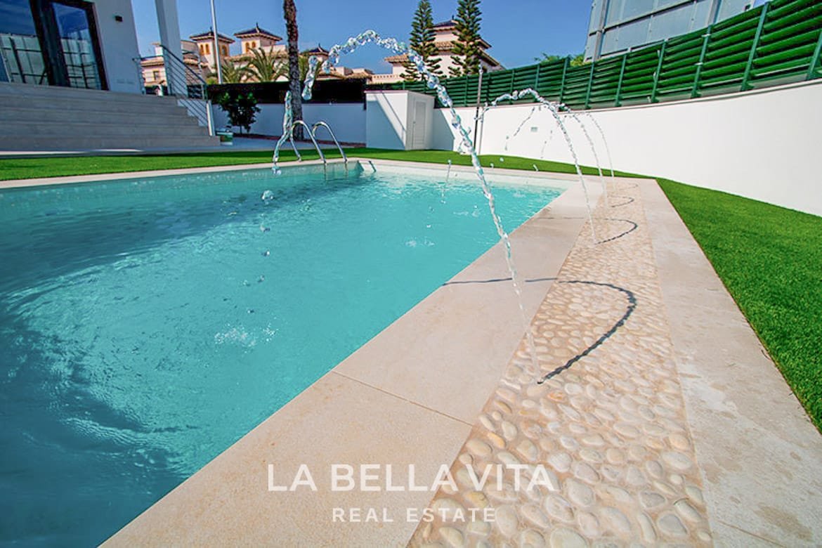 New Build mediterranean Villa walking distance to the beach in La Marina, Alicante