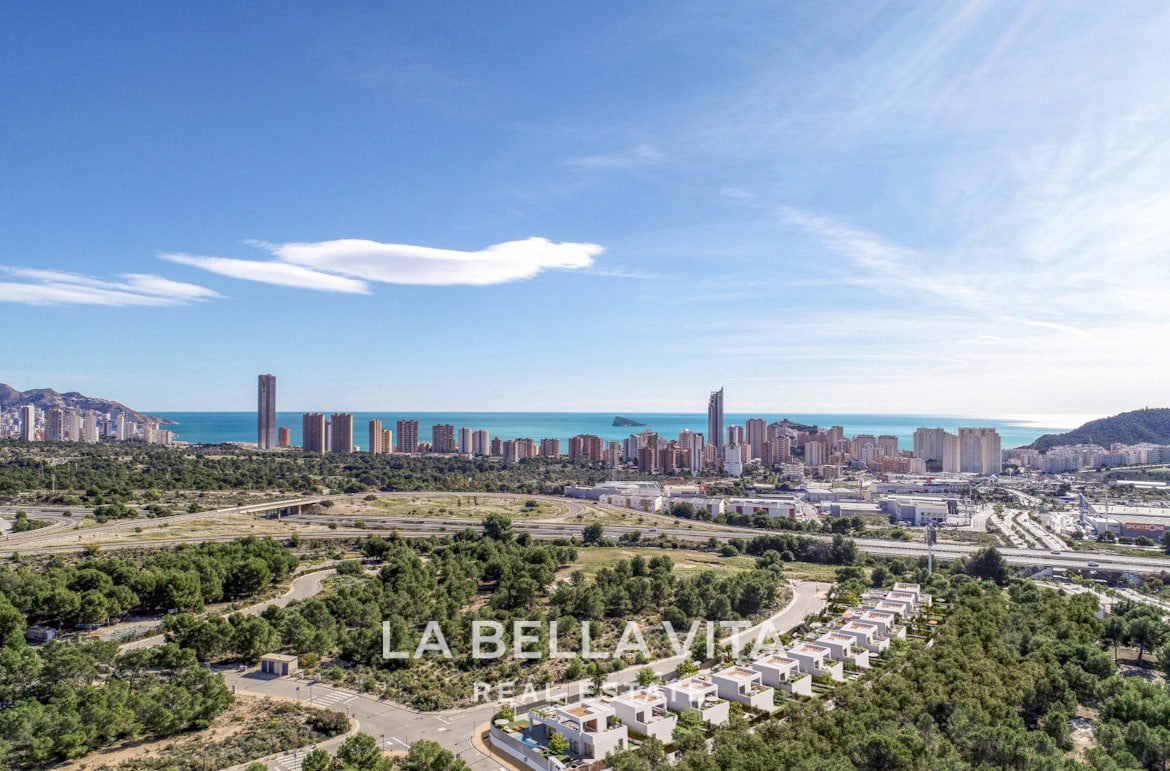 12 New Build Properties with pool and sea view for sale in Balcón de Finestrat