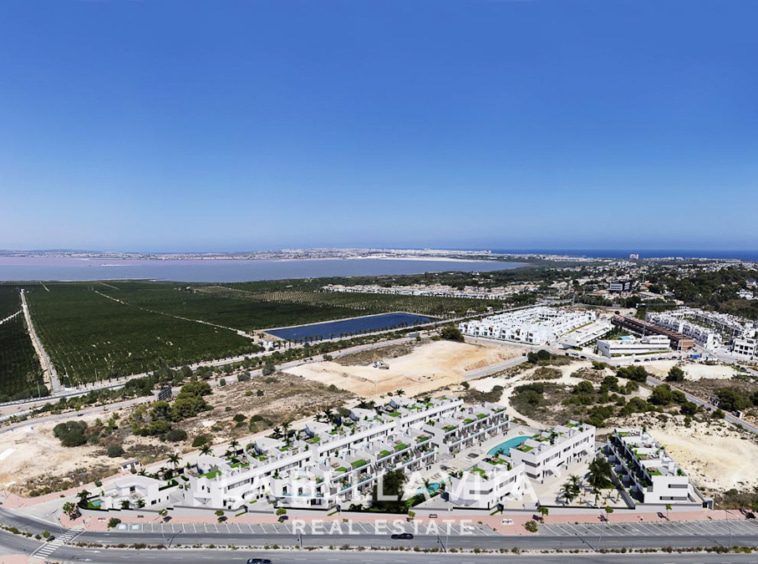 New Build Houses with Private Pool for sale in Los Balcones, Torrevieja