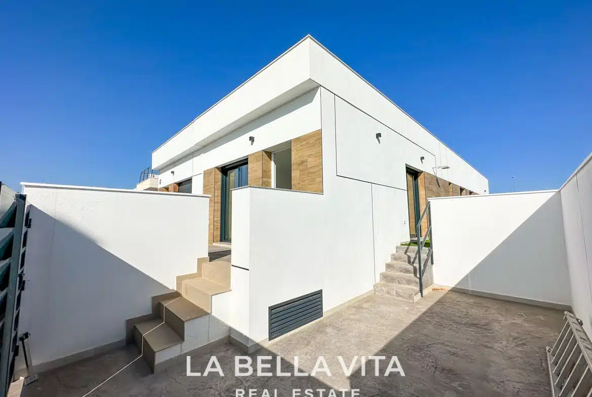 New Build Property with pool for sale in Daya Nueva, Costa Blanca South