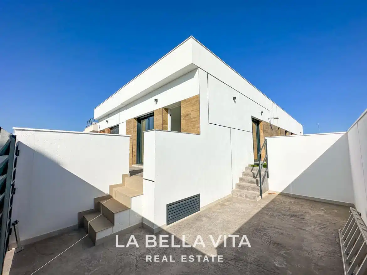 New Build Property with pool for sale in Daya Nueva, Costa Blanca South