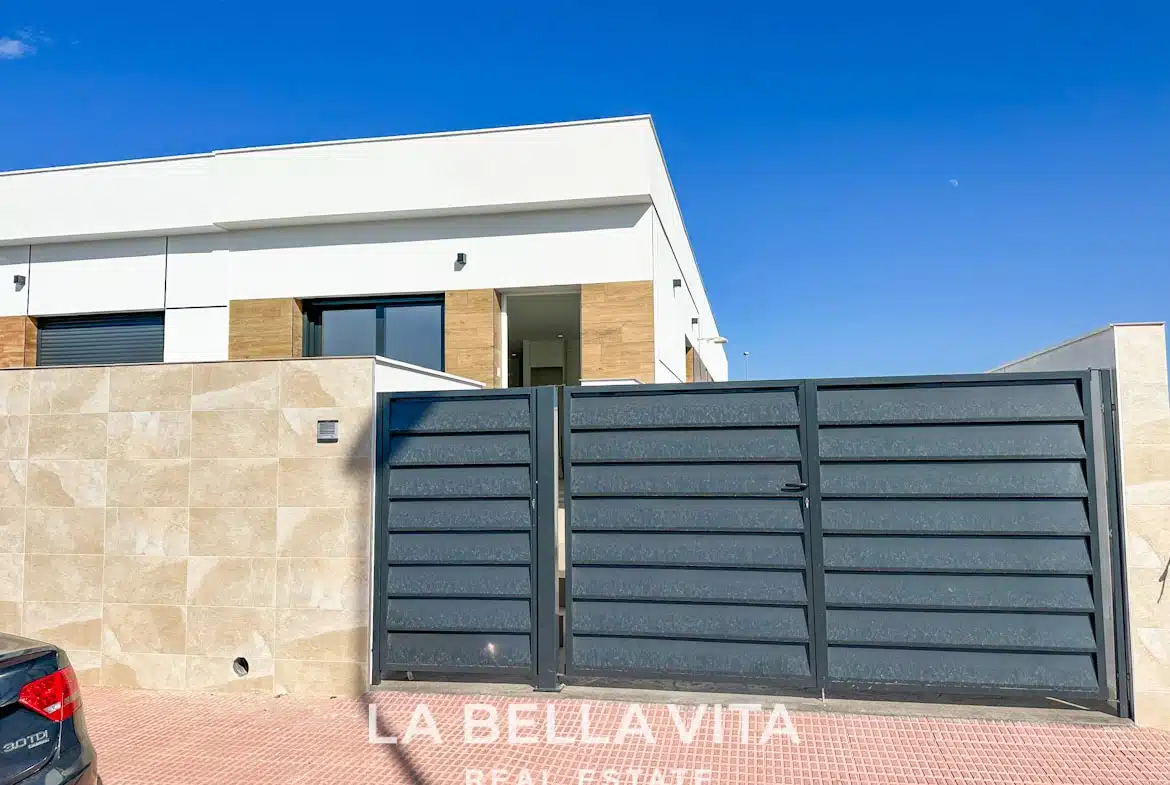 New Build Property with pool for sale in Daya Nueva, Costa Blanca South