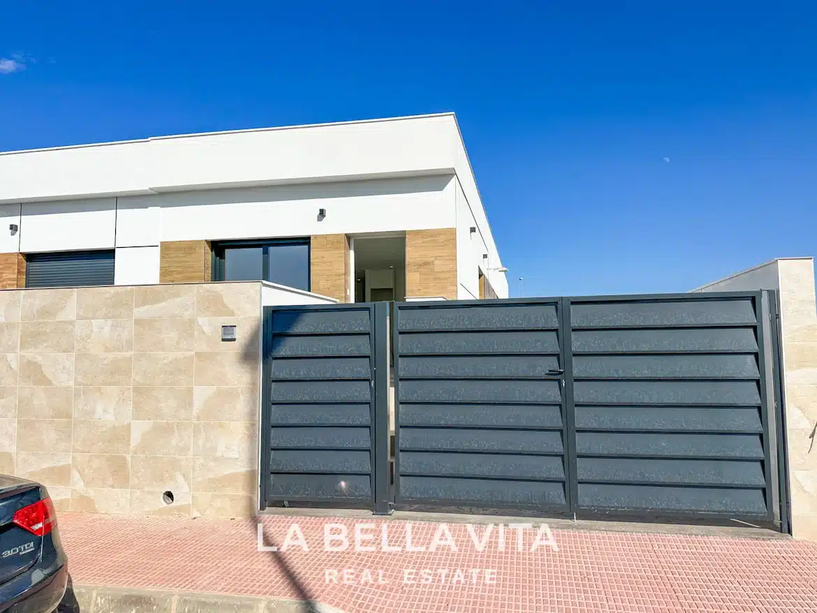 New Build Property with pool for sale in Daya Nueva, Costa Blanca South