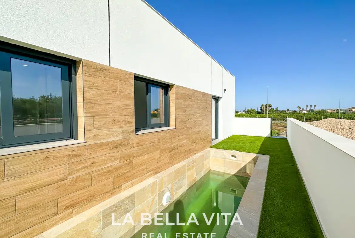 New Build Property with pool for sale in Daya Nueva, Costa Blanca South