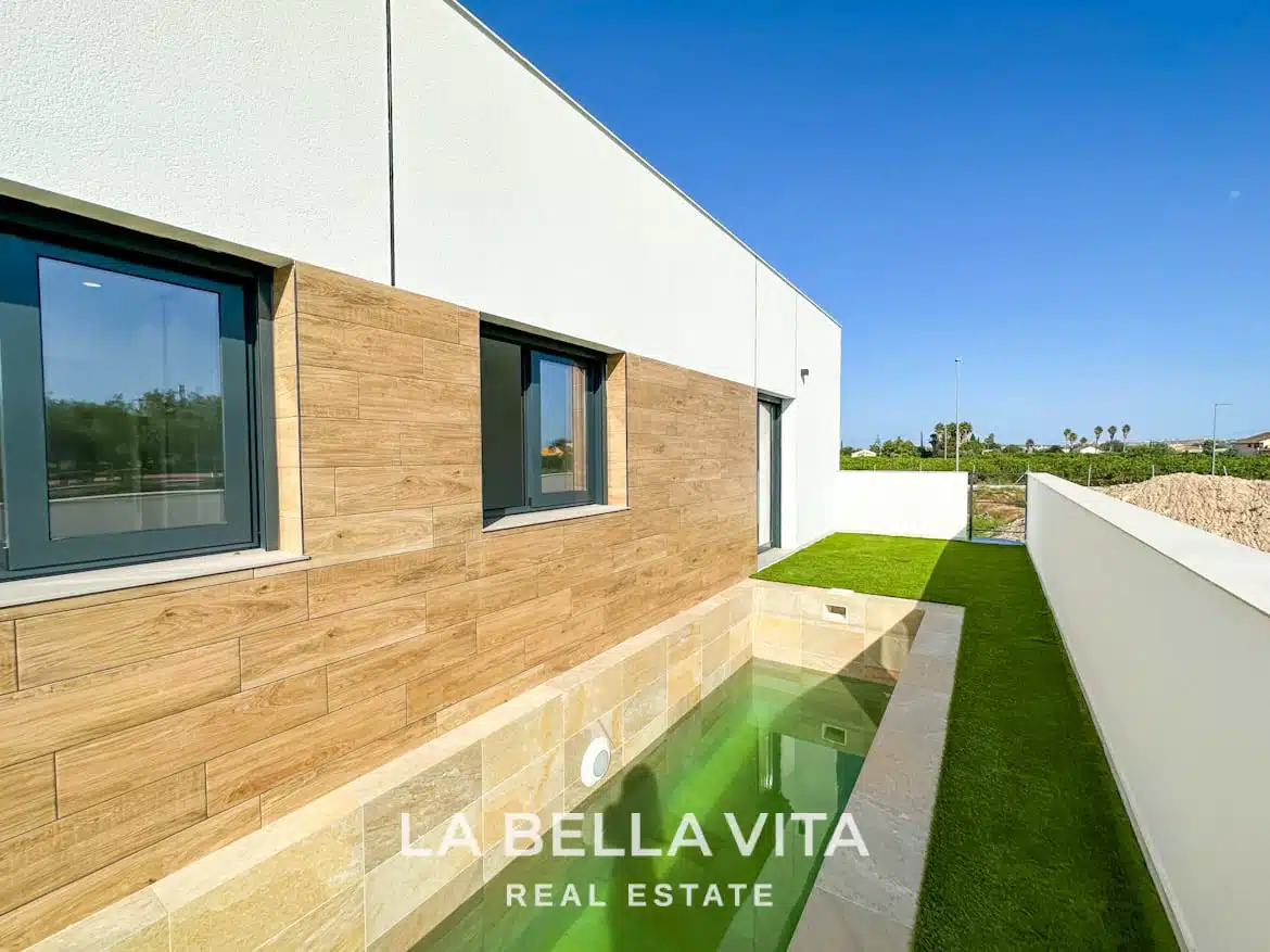 New Build Property with pool for sale in Daya Nueva, Costa Blanca South