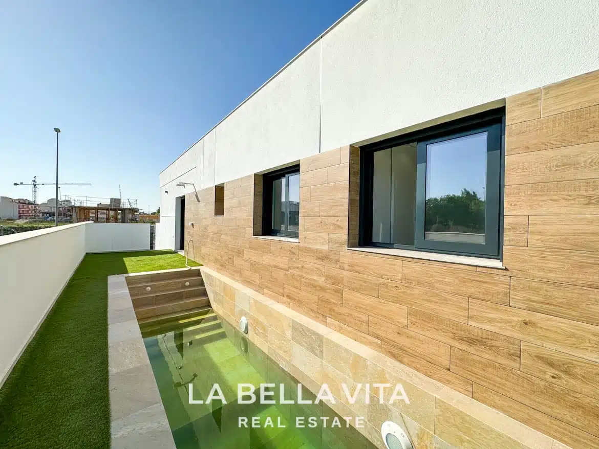 New Build Property with pool for sale in Daya Nueva, Costa Blanca South