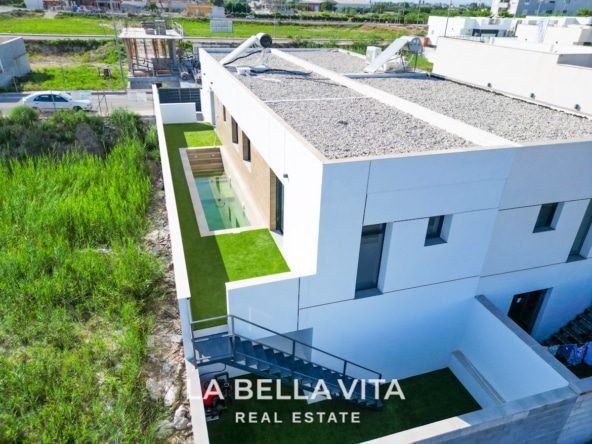 New Build Property with pool for sale in Daya Nueva, Costa Blanca South