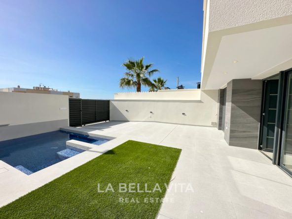 New build villas with private pool for sale in Benijofar, Costa Blanca, Spain