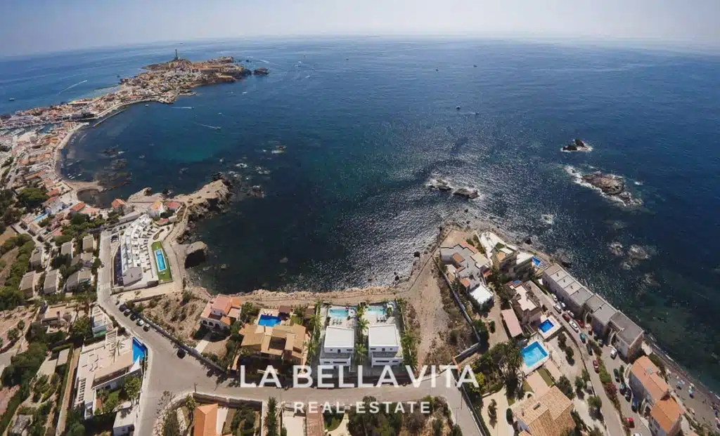 Luxusvilla direkt am Meer auf einer Klippe mit Panoramablick auf das Meer zum Verkauf in Cabo de Palos, Murcia