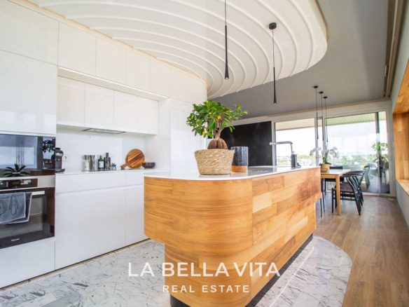 Luxury resale apartment for sale in Madroño community, Las Colinas Golf, Alicante, Spain
