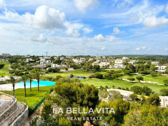 Luxury resale apartment for sale in Madroño community, Las Colinas Golf, Alicante, Spain