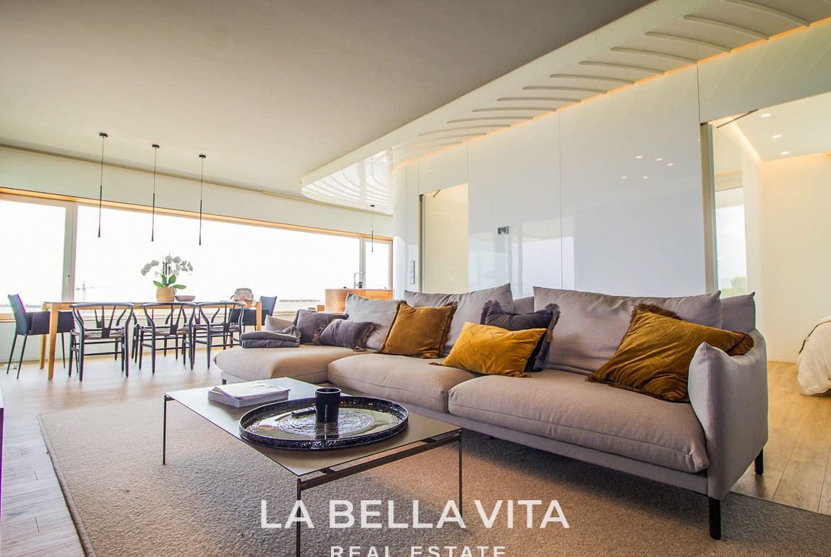 Luxury resale apartment for sale in Madroño community, Las Colinas Golf, Alicante, Spain