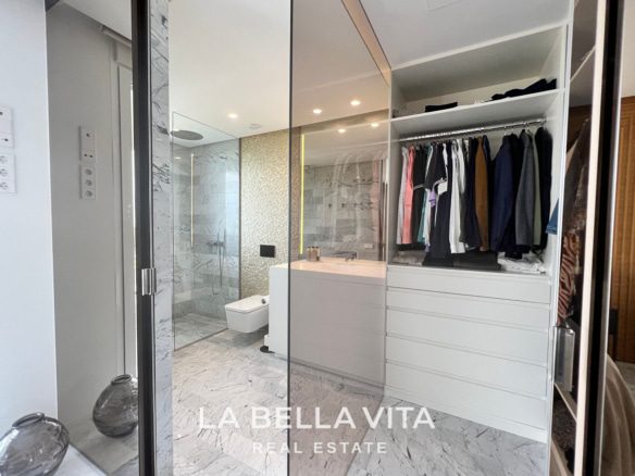 Luxury resale apartment for sale in Madroño community, Las Colinas Golf, Alicante, Spain