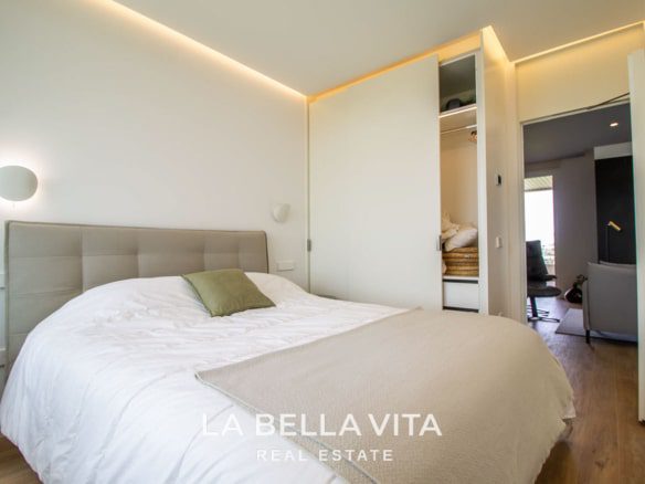 Luxury resale apartment for sale in Madroño community, Las Colinas Golf, Alicante, Spain