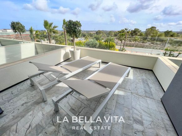 Luxury resale apartment for sale in Madroño community, Las Colinas Golf, Alicante, Spain
