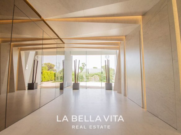Luxury resale apartment for sale in Madroño community, Las Colinas Golf, Alicante, Spain